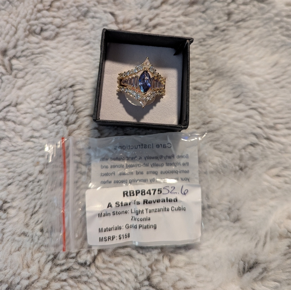 Ring Bomb Party Ring - A Star is Revealed - Size 6 - BRAND NEW